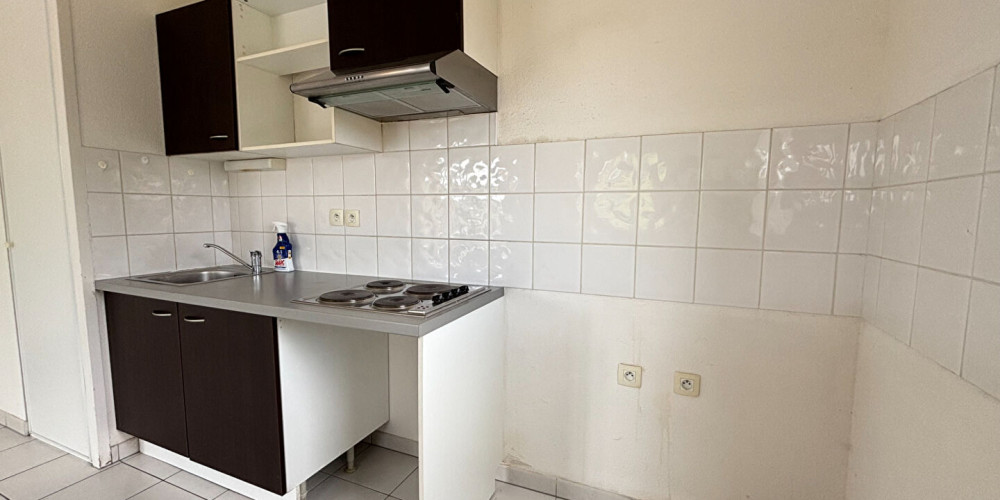 appartement à ST PIERRE DU MONT (40280)